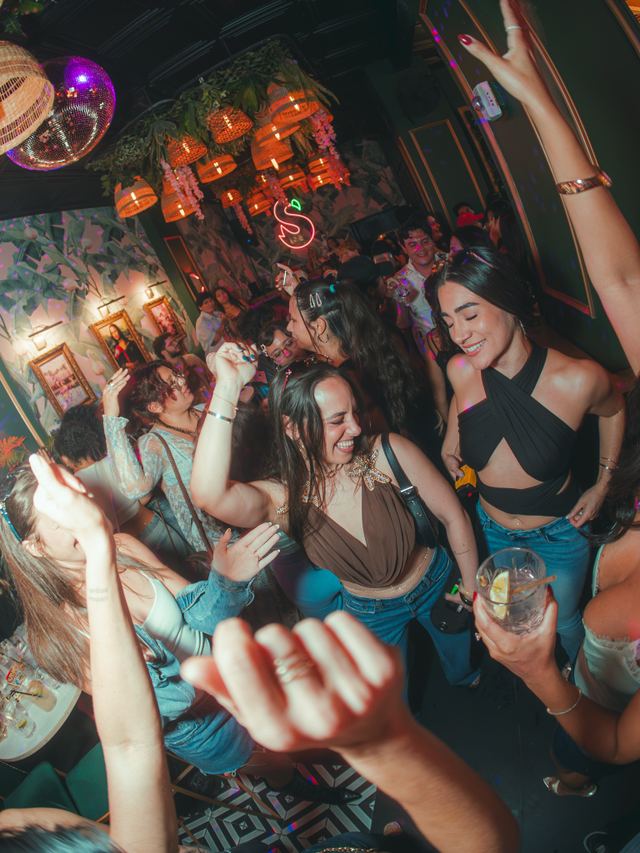 off the record, Sat, Oct 17, TIPSY FLAMINGO COCKTAIL BAR, Downtown Miami